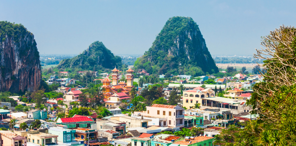 Danang Car Rental | Transfer from Danang to Hue 1 way by private car