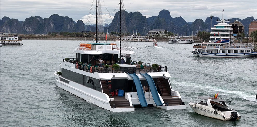 Hanoi Car Rental | Hanoi to Halong (Bai Chay pier) 2D1N
