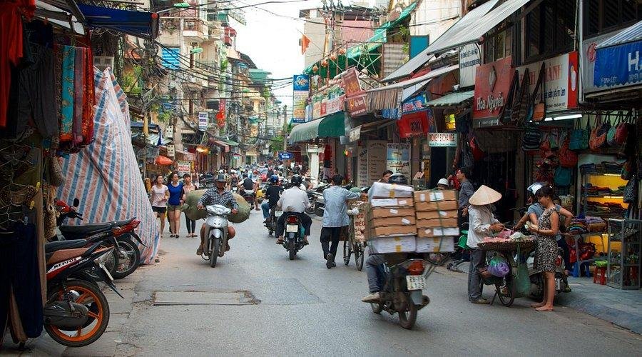 Best Street Food Tours in Hanoi: Eat Your Way Through the City