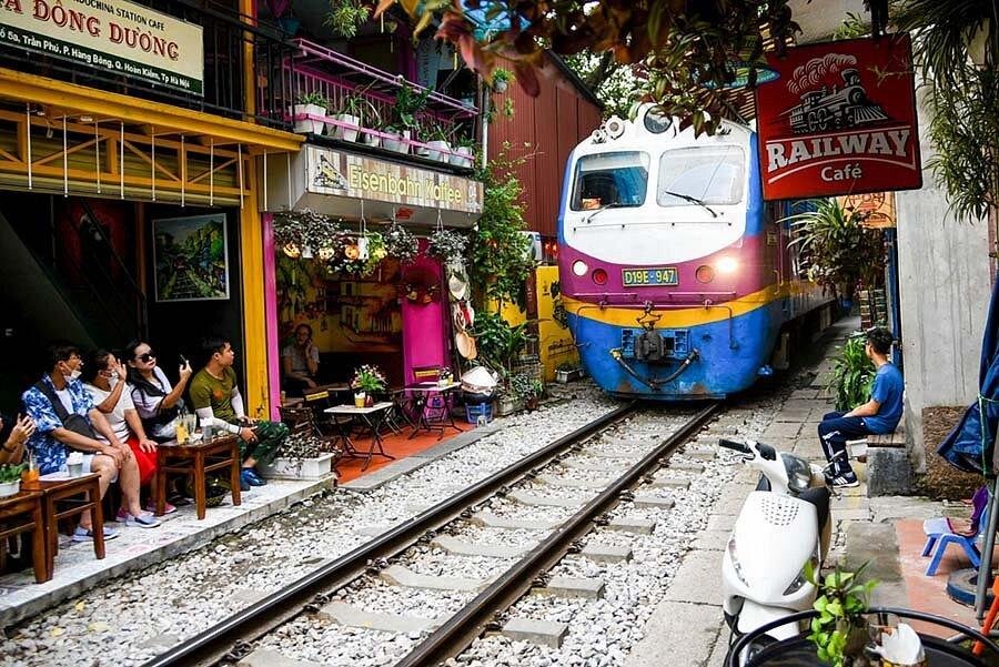 Hanoi Train Street Tour: What You Need to Know