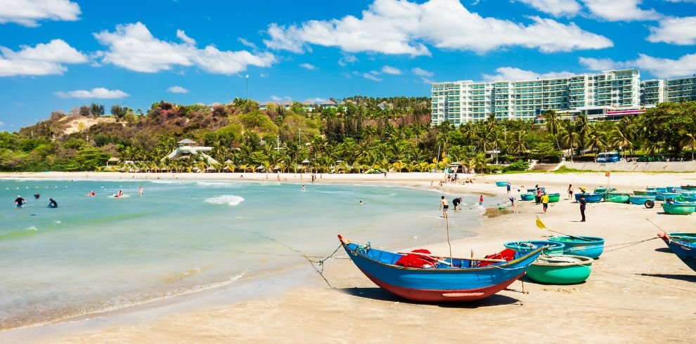 Ho Chi Minh Car rental | Transfer to Mui Ne for beach break