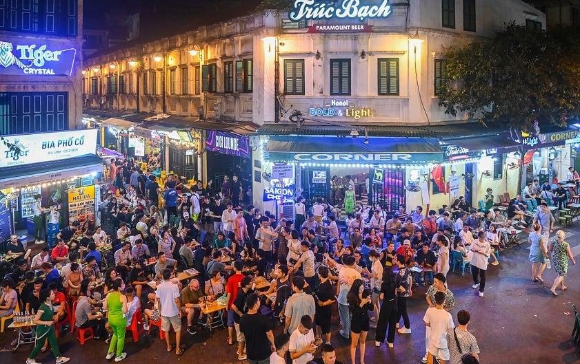 Ta Hien Beer Street: Hanoi's Vibrant Nightlife Hub