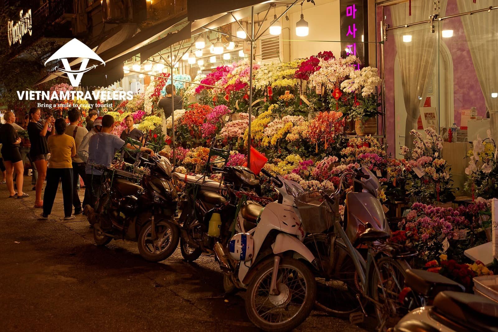 Hanoi Bike to Red River Island Half day