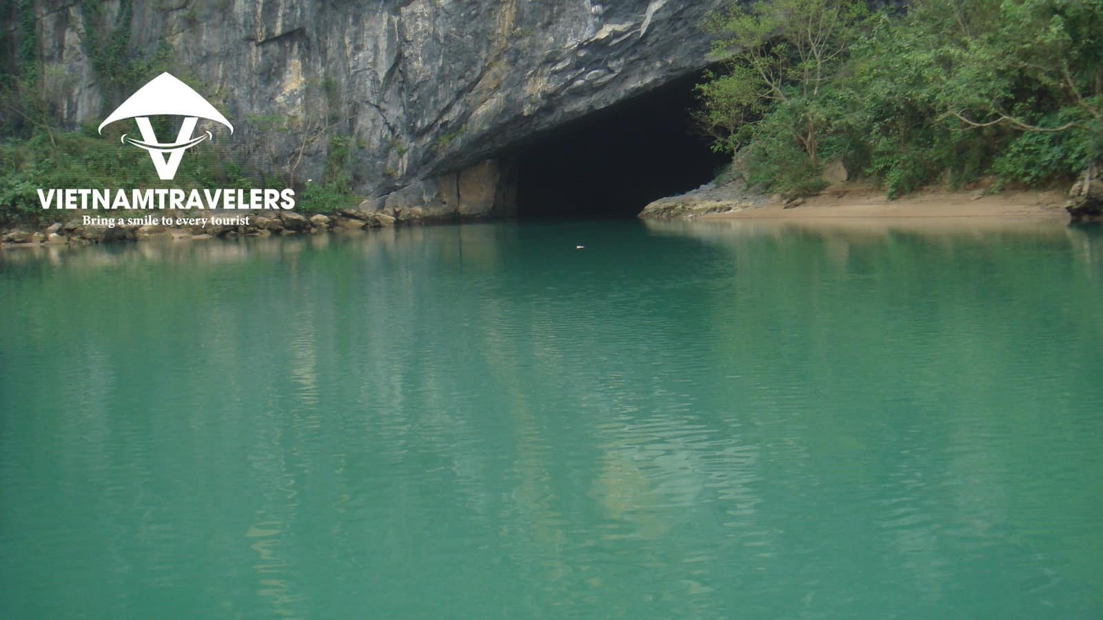 Decoding the Imperial Citadel of Thang Long Night Tour