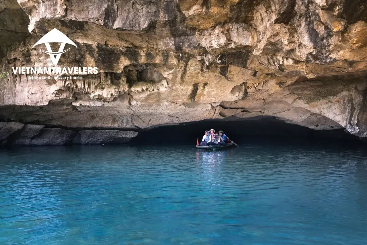 7km Paradise Cave Adventure Tour from Dong Hoi