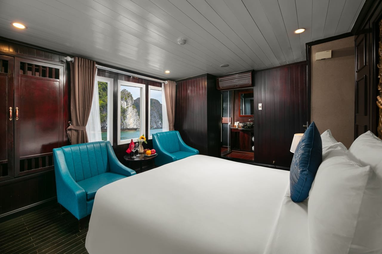 La Regina Cruise: 3-Day Halong & Lan Ha Bay Escape
