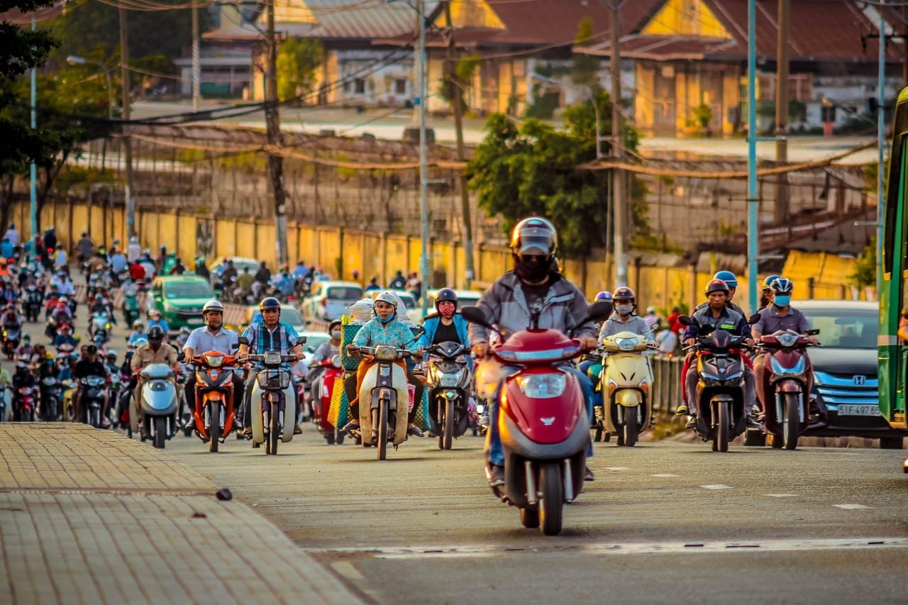 Amazing Ho Chi Minh City Tour Half Day by Jeep Car - Half Day