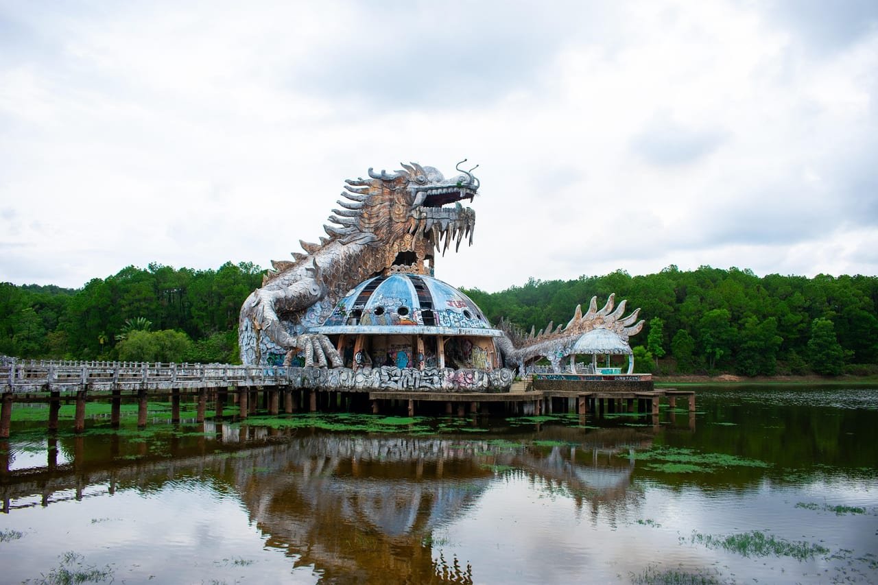 Dragon Boat on the Perfume River - Private Tour