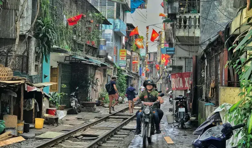 Hanoi motorbike tour