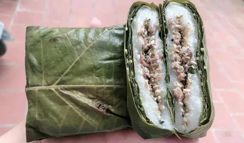 Ant egg cake is a famous specialty of the northern mountainous region
