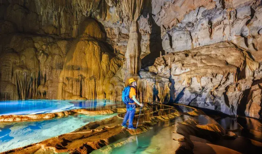 Dong Phong Nha offers both package tours and independent tours