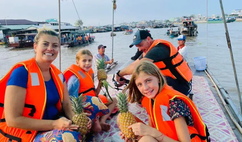 Enjoy the unique boat shopping culture of the people in the Mekong Delta